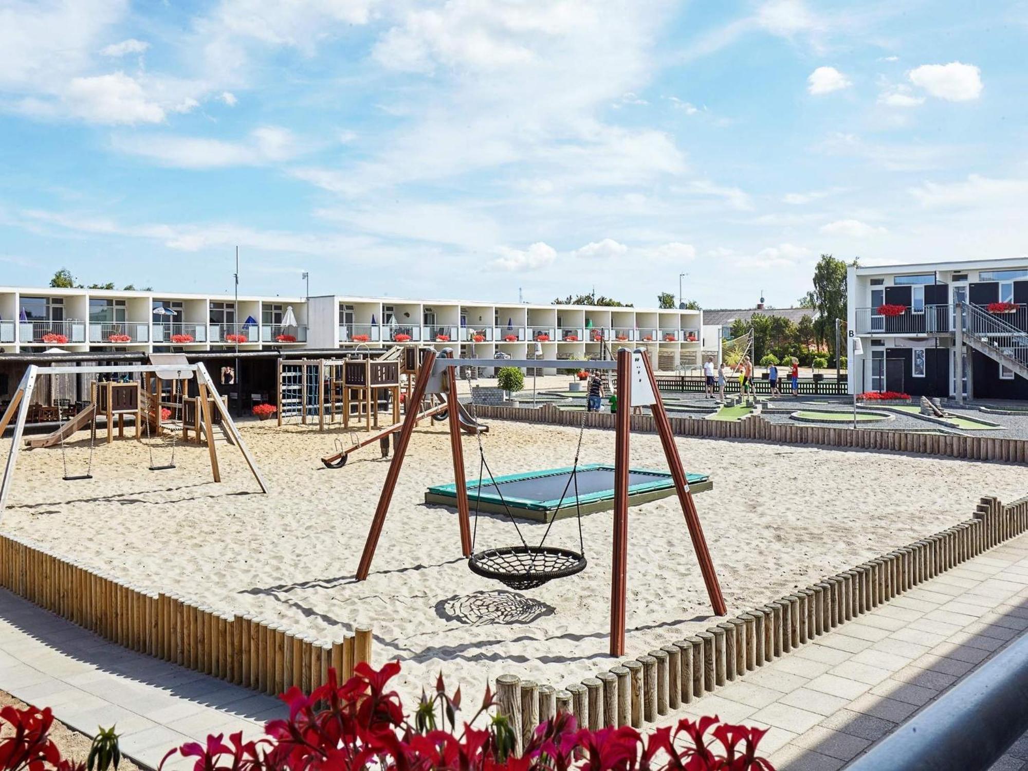 5 Person Holiday Home On A Holiday Park In Glesborg Exterior photo